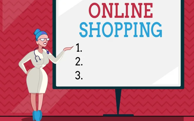 Person am Laptop beim Online-Shopping mit Gutscheincode auf dem Bildschirm